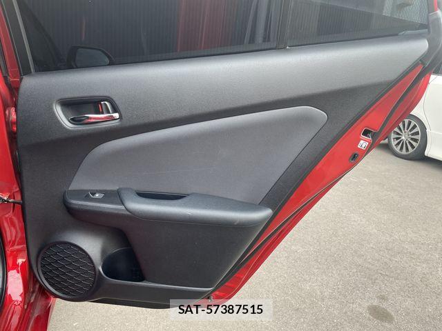 Toyota PRIUS 2016-02 8316497-19