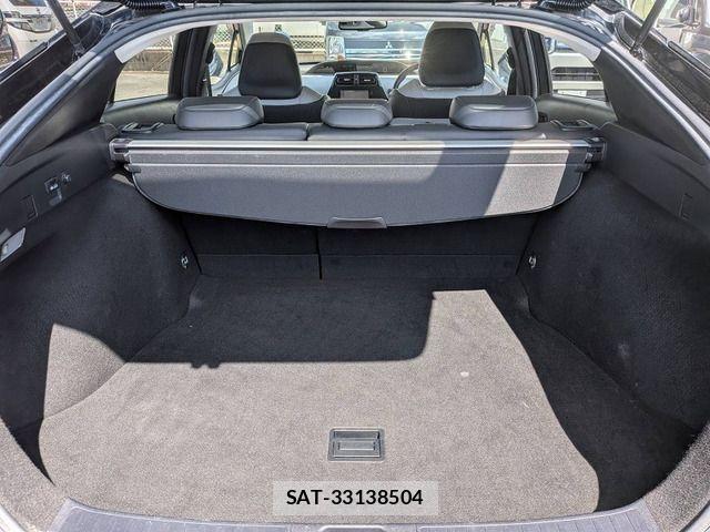 Toyota PRIUS 2016-01 8316482-14
