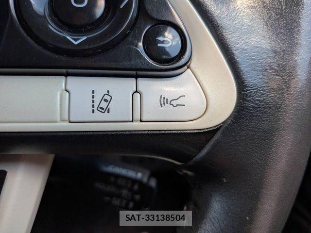 Toyota PRIUS 2016-01 8316482-18