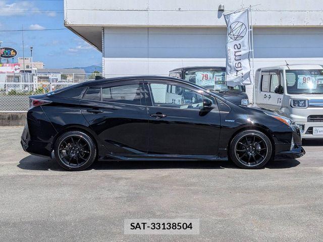 Toyota PRIUS 2016-01 8316482-5