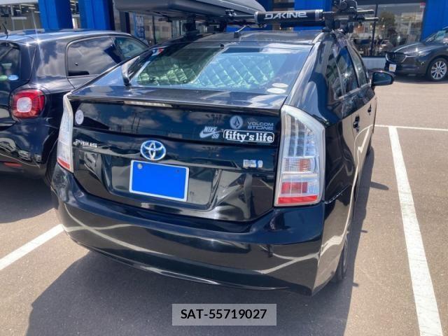 Toyota PRIUS 2011-08 8316538-5