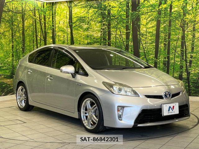 Toyota PRIUS 2013-03 8316514-15