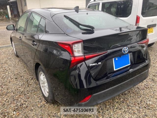 Toyota PRIUS 2019-02 8337450-1