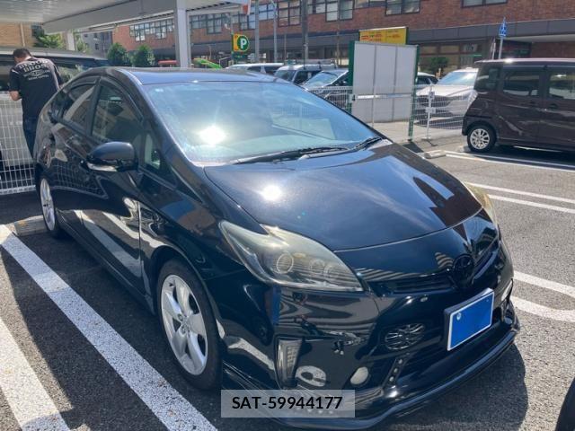 Toyota PRIUS 2012-06 8337468-1