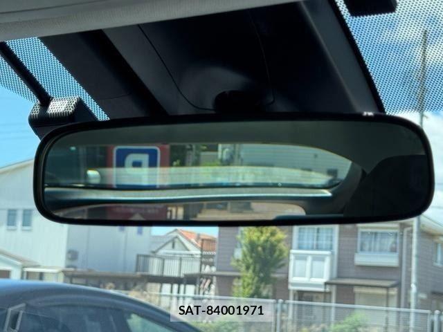 Toyota PRIUS 2020-01 8337428-27