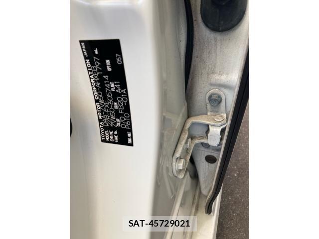 Toyota PRIUS 2017-02 8337463-10