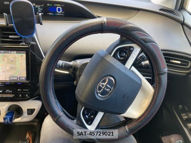 Toyota PRIUS 2017-02 8337463-16