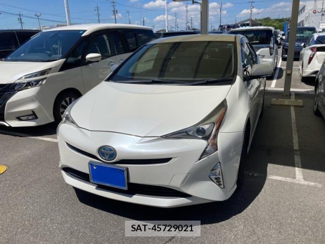 Toyota PRIUS 2017-02 8337463-1