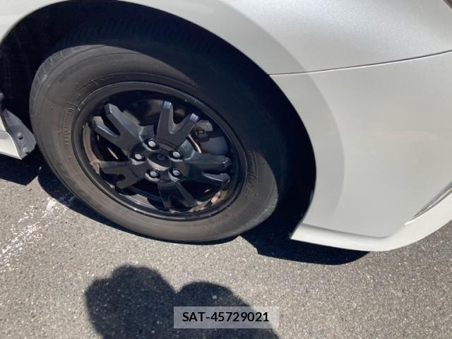 Toyota PRIUS 2017-02 8337463-3