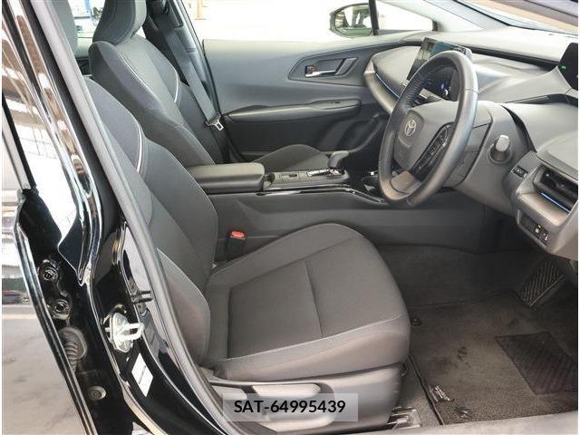 Toyota PRIUS 2023-06 8337424-15