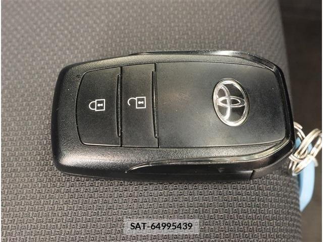 Toyota PRIUS 2023-06 8337424-19