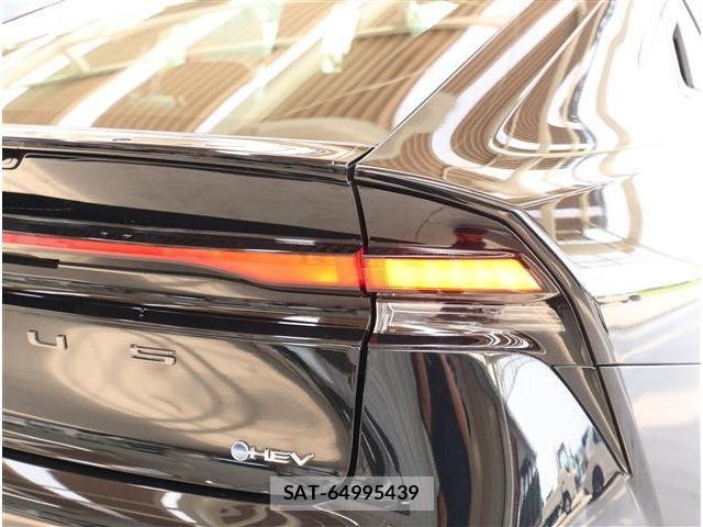 Toyota PRIUS 2023-06 8337424-28