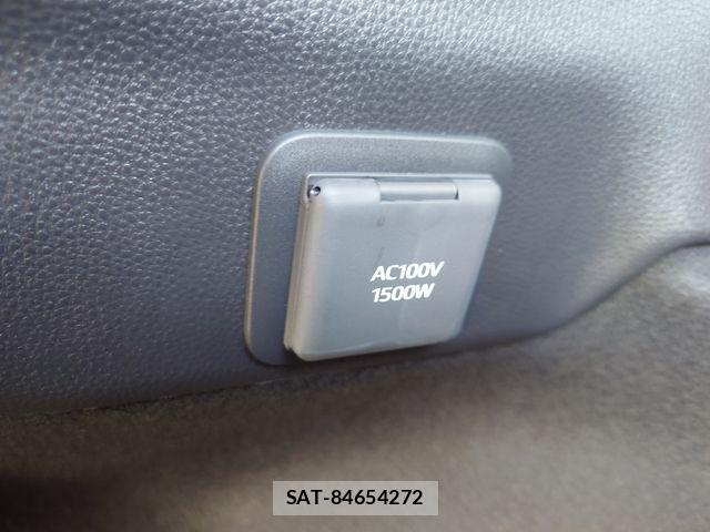 Toyota PRIUS 2023-05 8337407-28
