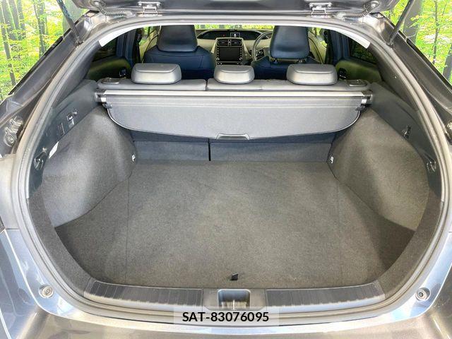 Toyota PRIUS 2021-11 8337419-9