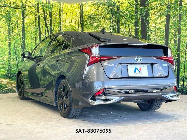 Toyota PRIUS 2021-11 8337419-16