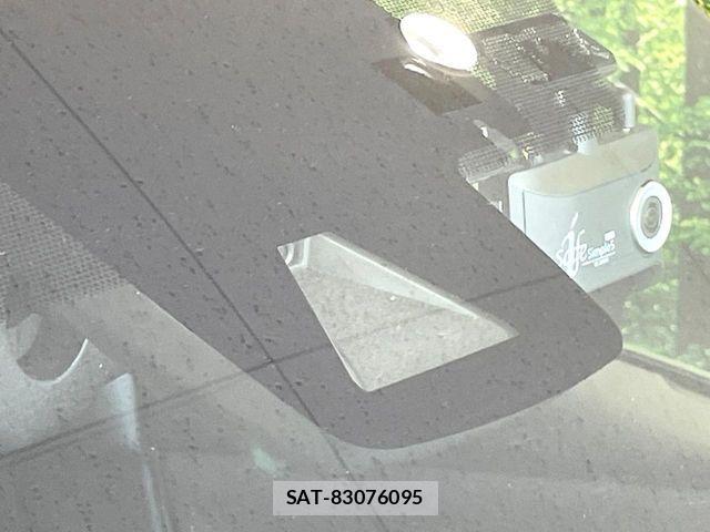 Toyota PRIUS 2021-11 8337419-3
