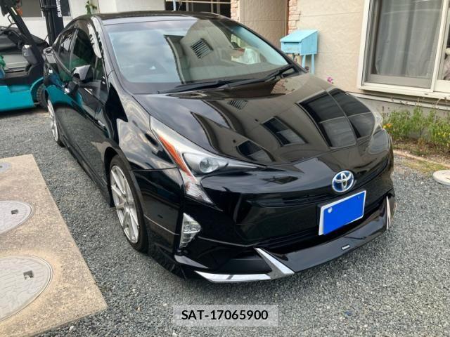 Toyota PRIUS 2016-07 8337456-1