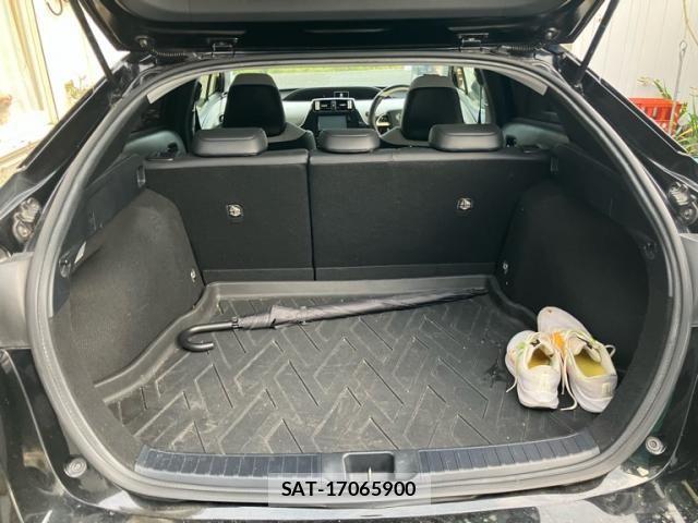Toyota PRIUS 2016-07 8337456-23