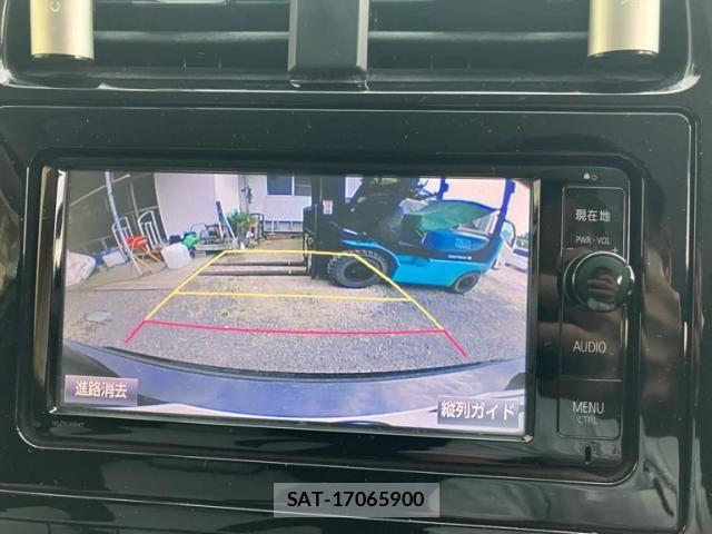 Toyota PRIUS 2016-07 8337456-25