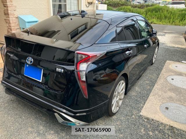 Toyota PRIUS 2016-07 8337456-2