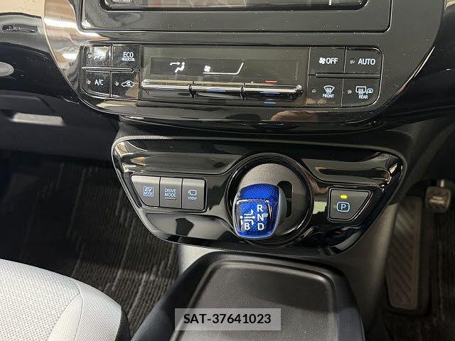Toyota PRIUS 2020-12 8337435-13