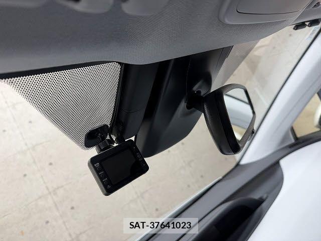 Toyota PRIUS 2020-12 8337435-18