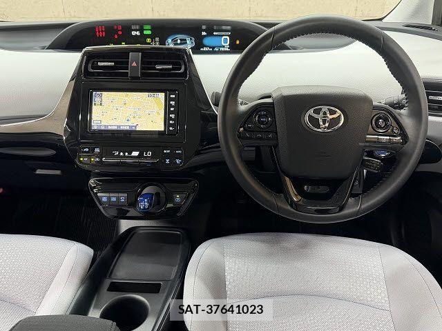 Toyota PRIUS 2020-12 8337435-1