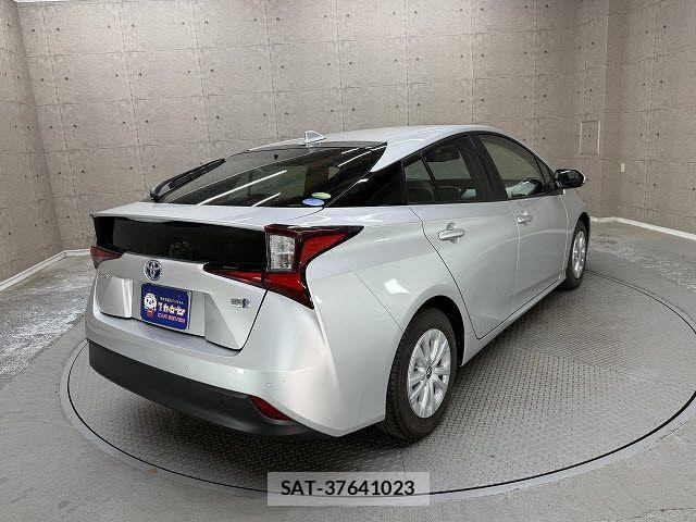 Toyota PRIUS 2020-12 8337435-2