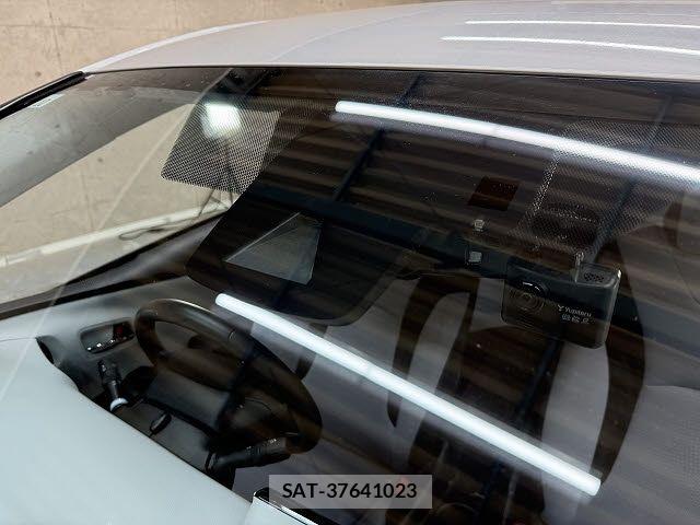 Toyota PRIUS 2020-12 8337435-6