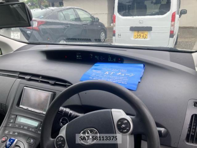 Toyota PRIUS 2010-07 8337486-11