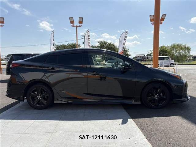 Toyota PRIUS 2022-03 8337426-11