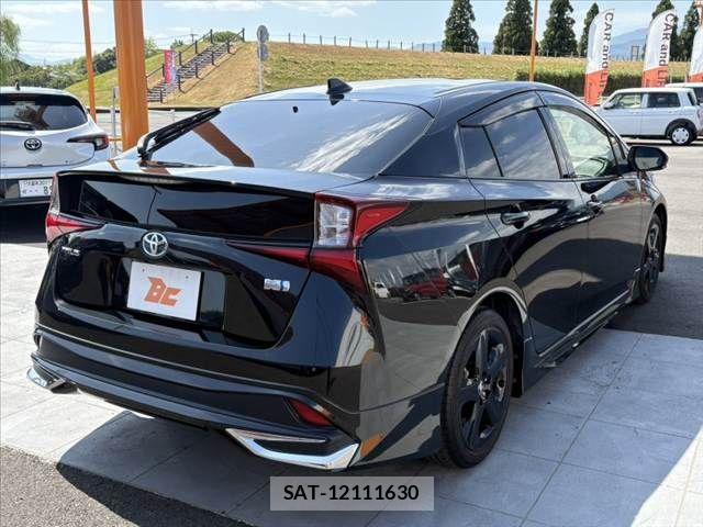 Toyota PRIUS 2022-03 8337426-12