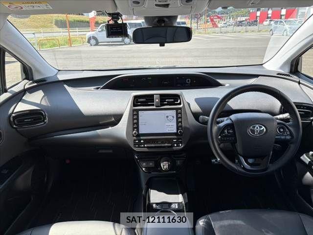 Toyota PRIUS 2022-03 8337426-1