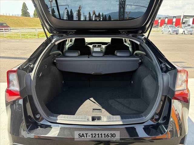Toyota PRIUS 2022-03 8337426-19