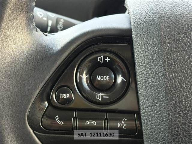 Toyota PRIUS 2022-03 8337426-27