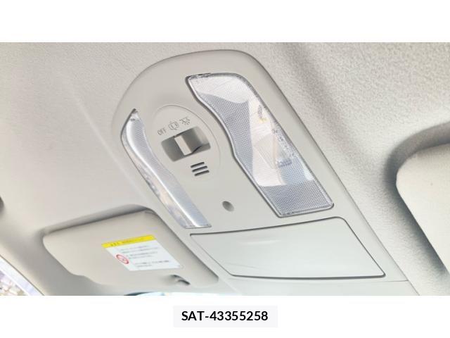 Toyota PRIUS 2012-03 8337467-19