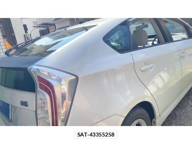 Toyota PRIUS 2012-03 8337467-2