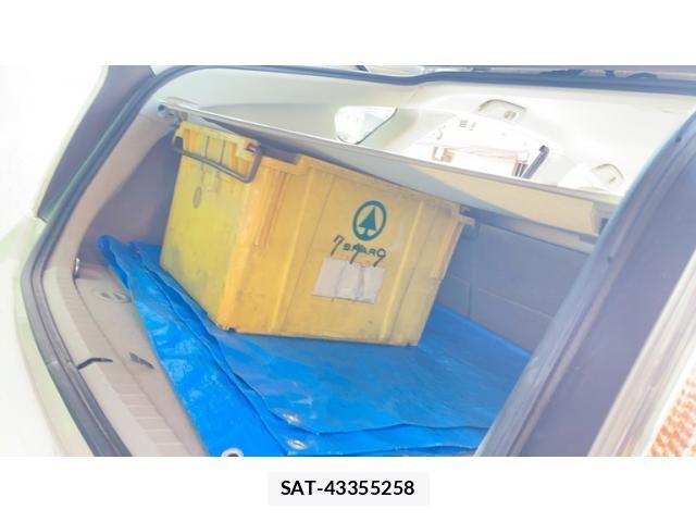 Toyota PRIUS 2012-03 8337467-5
