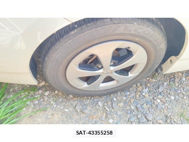 Toyota PRIUS 2012-03 8337467-7