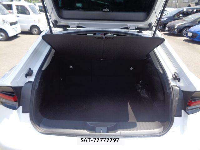 Toyota PRIUS 2024-04 8326451-12