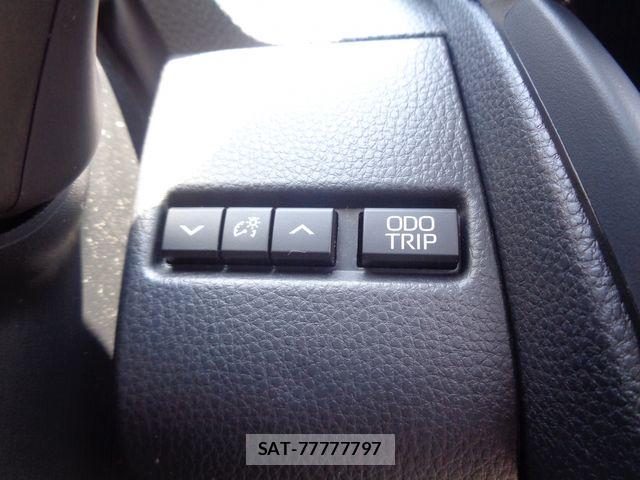 Toyota PRIUS 2024-04 8326451-17