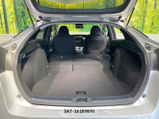 Toyota PRIUS 2017-08 8337453-9