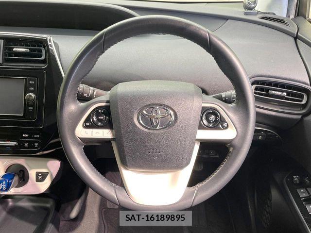 Toyota PRIUS 2017-08 8337453-10
