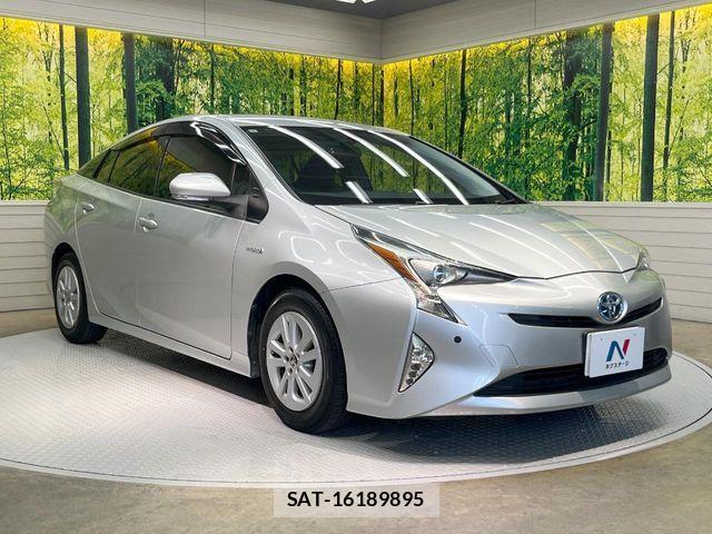 Toyota PRIUS 2017-08 8337453-15