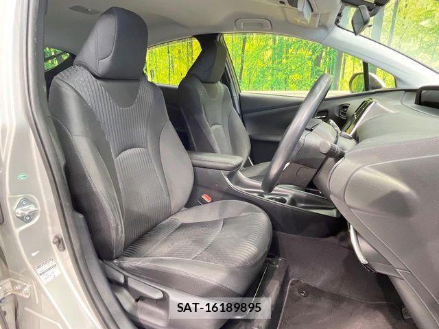Toyota PRIUS 2017-08 8337453-7