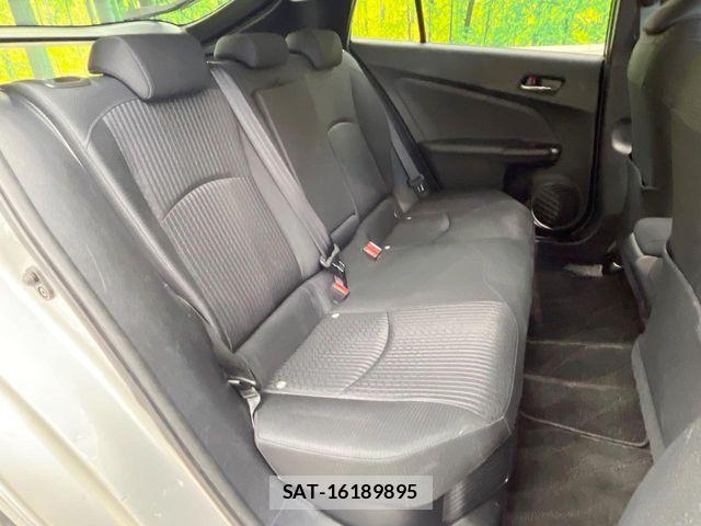 Toyota PRIUS 2017-08 8337453-8