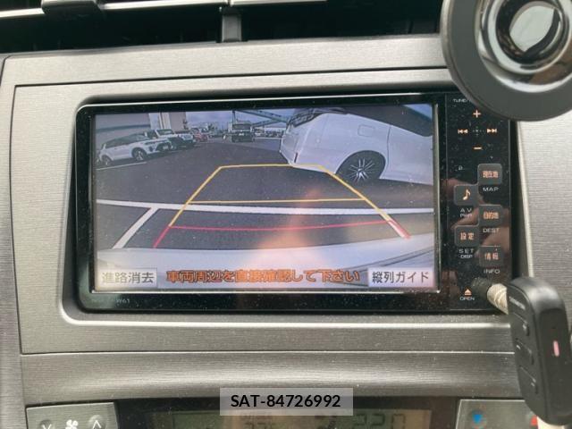 Toyota PRIUS 2012-03 8337475-10