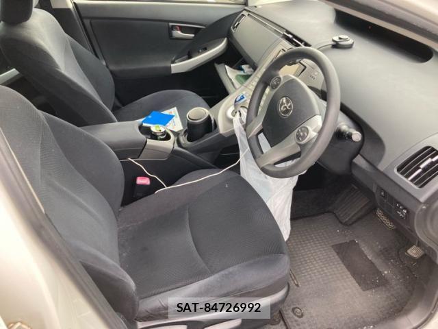 Toyota PRIUS 2012-03 8337475-17