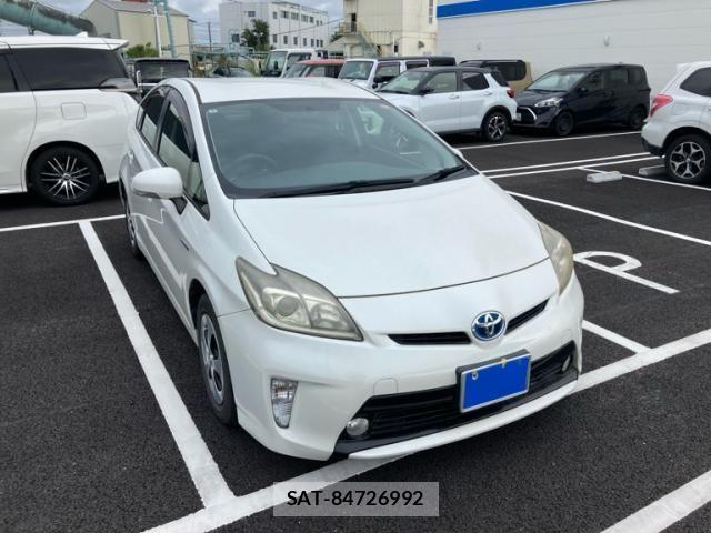 Toyota PRIUS 2012-03 8337475-1