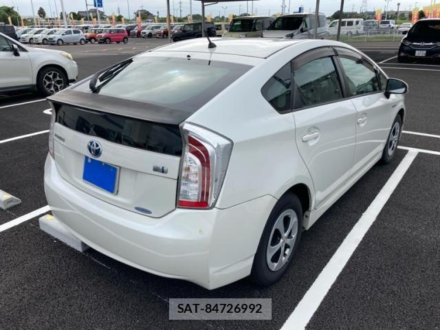 Toyota PRIUS 2012-03 8337475-2